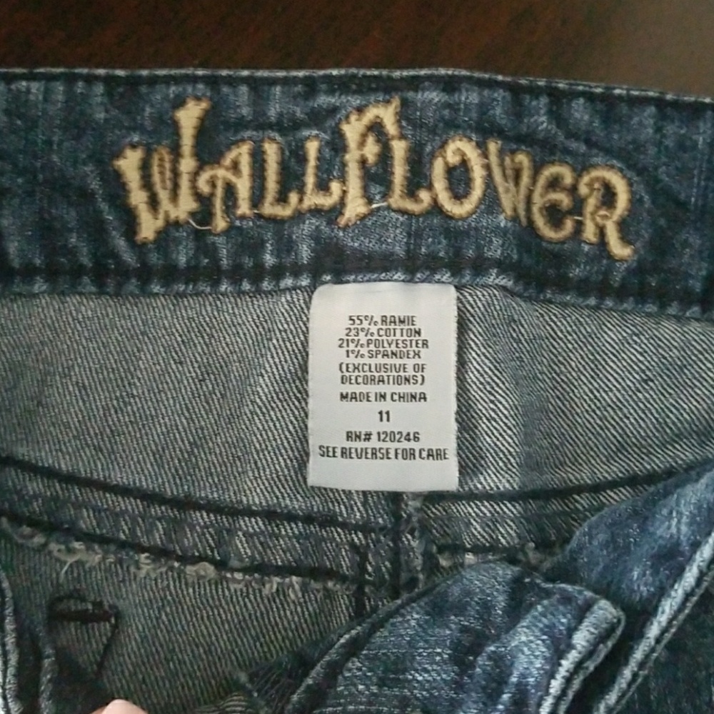 Jean shorts - Picture 3 of 4